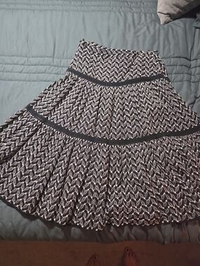 Intuitions - Black and White Patterned Tiered Midi Skirt Size 10